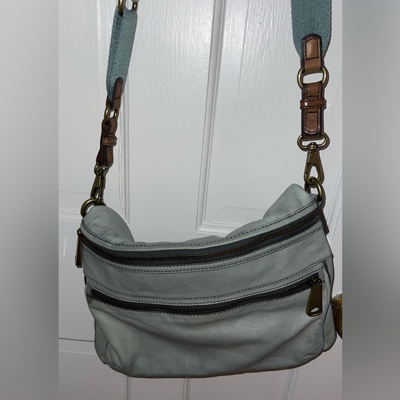 FOSSIL EXPLORER FOLD OVER LIGHT BLUE LEATHER SHOULDER TOTE HANDBAG ZB5258 - Picture 7 of 11